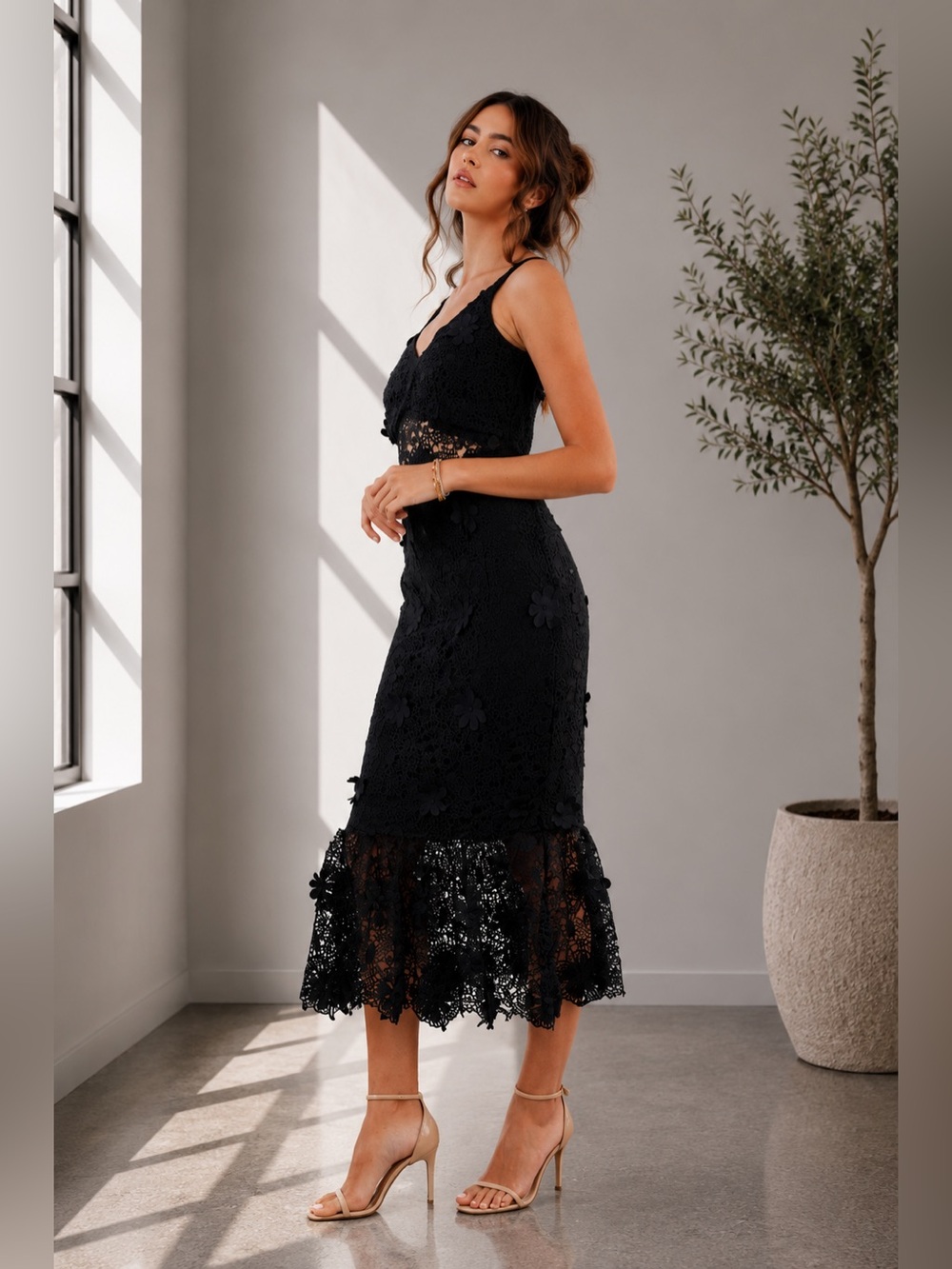 489. The Juliette Crochet Dress in black - Picture 3 of 3